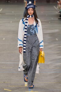00001-kenzo-spring-2023-ready-to-wear-credit-gorunway.thumb.jpg.43cb16911afd12bd2cb44972872ce361.jpg
