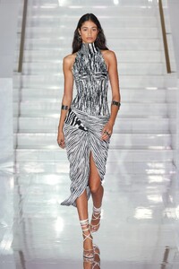 00002-missoni-spring-2023-ready-to-wear-credit-gorunway.thumb.jpg.f8167517286be8df8b1970377b6f336f.jpg