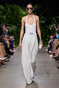 00003-michael-kors-spring-2023-ready-to-wear-credit-gorunway.thumb.jpg.1bd6f922ccfade7d962081a457c0919d.jpg