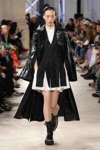 00003-sacai-spring-2023-ready-to-wear-credit-gorunway.thumb.jpg.de48ccfabb872a100f2511055db724a3.jpg