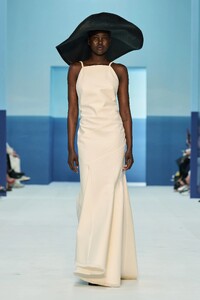 00006-max-mara-spring-2023-ready-to-wear-credit-gorunway.thumb.jpg.d8d619f82c70e4b20316fad40f1e0c8c.jpg