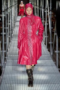 00007-paco-rabanne-spring-2023-ready-to-wear-credit-gorunway.thumb.jpg.40ef89fecae1b898dfdac270be32fccf.jpg