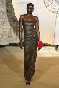 00010-ludovic-de-saint-sernin-spring-2023-ready-to-wear-credit-gorunway.thumb.jpg.ba9528adea20c7632637e4870402ecfc.jpg