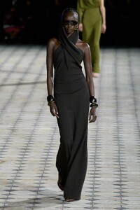 00010-saint-laurent-spring-2023-ready-to-wear-credit-gorunway.thumb.jpg.fce7fbddfeadbdcdb01d7f5812d3c9b3.jpg