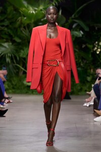 00013-michael-kors-spring-2023-ready-to-wear-credit-gorunway.thumb.jpg.28b2541c4db885f75c50bcace1a0033e.jpg