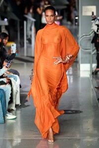 00019-laquan-smith-spring-2023-ready-to-wear-credit-gorunway.thumb.jpg.fbc023c96373d40cb569b3b0b44eefd9.jpg