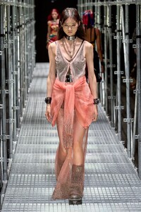 00026-paco-rabanne-spring-2023-ready-to-wear-credit-gorunway.thumb.jpg.754af191b5223d137a12a495c6bbd2b2.jpg