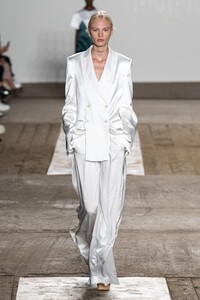 00032-ports-1961-spring-2023-ready-to-wear-credit-gorunway.thumb.jpg.61855849f40f50e3dc348695e1be321e.jpg