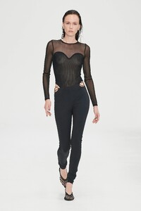 00037-nensi-dojaka-spring-2023-ready-to-wear-credit-gorunway.thumb.jpg.87e7736556560d35463d5145fe451093.jpg