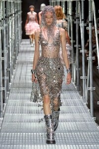 00038-paco-rabanne-spring-2023-ready-to-wear-credit-gorunway.thumb.jpg.06c0b81f94b0044b5dd1b6bec8b955d2.jpg