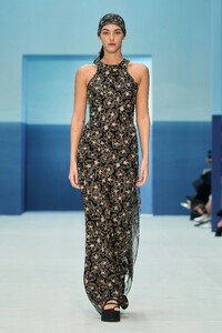 00046-max-mara-spring-2023-ready-to-wear-credit-gorunway.thumb.jpg.202bf6ac2d9dfa8dbfd9daedffd59622.jpg