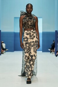 00049-max-mara-spring-2023-ready-to-wear-credit-gorunway.thumb.jpg.ec64d15c0e5aa02647dcba954316debf.jpg