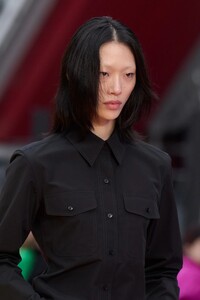 00070-stella-mccartney-spring-2023-ready-to-wear-details-credit-gorunway.thumb.jpg.74868d1622547e5960916690120b2757.jpg