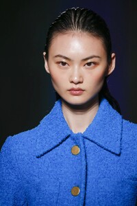 00078-proenza-schouler-spring-2023-ready-to-wear-details-credit-brand.thumb.jpg.b6be1d4cc422ee1bec5b9c59af16e7c1.jpg