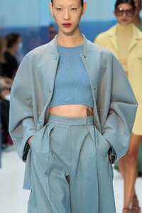 00105-max-mara-spring-2023-ready-to-wear-details-credit-gorunway.thumb.jpg.47d251b54986750a0e8451d80090ef2b.jpg