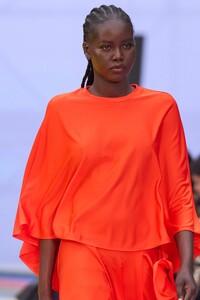 00181-stella-mccartney-spring-2023-ready-to-wear-details-credit-gorunway.thumb.jpg.b8ce186962534b22e00ad1d2587d6008.jpg