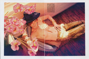 2010-8-vogue-it-is-5a_orig.thumb.jpg.40155826b1d6da214d9973836bd8e035.jpg