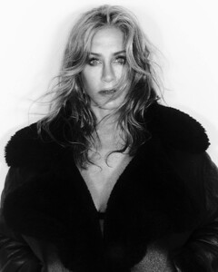2023CRFashionBook-0011.jpg