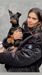 [2023.11.30] sarasampaio_3247788040247982445.jpg