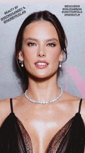 [2023.12.01] alessandraambrosio_3248686533522974598.jpg