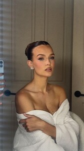 2023_12.02josephineskriver_407045457_324756970331931_483535754208405272_n.thumb.jpg.3608546f775f23cddfa824d43a7ad64c.jpg