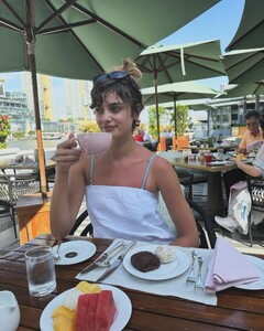 [2023.12.10] taylor_hill_406822430_18407387656024492_551550341845419027_n.jpg