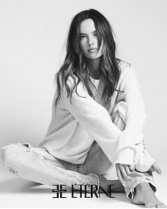 [2023.12.13] sabrinabmakeup_410055920_909176580931259_2391747787665351444_n.jpg