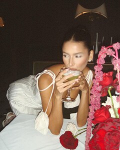 [2023.12.15] brunalirio_411215937_18407238742008958_7905567995651607546_n.jpg