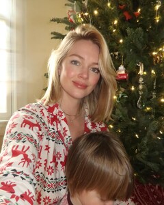 [2023.12.25] lindsellingson_412756206_1048454876361874_1588878649756259305_n.jpg