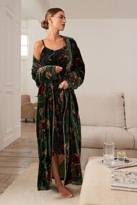 312682s3.jpg