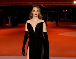 406755977_cara-delevingne-64055.jpg