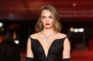 406756000_cara-delevingne-63819.jpg