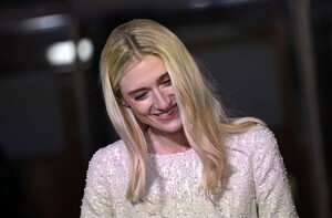 408948319_elizabeth-debicki-crown-finale-29.jpg