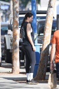 Adriana_Lima_leaving_the_gym_in_Beverly_Hills_12-28-2023__11_.thumb.jpg.2117f543104debfbd5bd11051980fc73.jpg