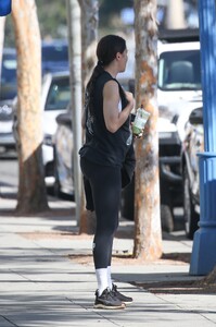 Adriana_Lima_leaving_the_gym_in_Beverly_Hills_12-28-2023__4_.thumb.jpg.74a5f3fd8fb6fb4b02a899662050234d.jpg