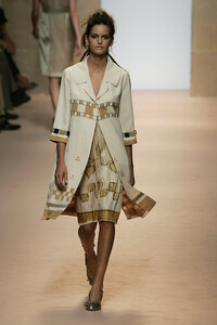 AlbertaFerretti2006WomenRTW29.thumb.jpg.6a3fff41d21e3204eec00335984f8cca.jpg