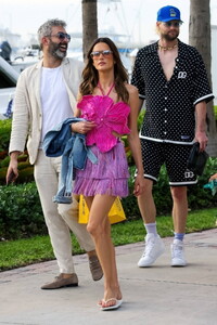 Alessandra-Ambrosio-stuns-in-pink-while-attending-the-PatBO-Brazil-Boat-Party-in-Miami-Beach-Florida-061223_20.jpg