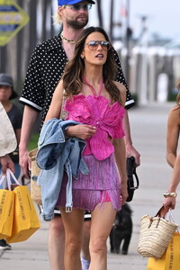 Alessandra-Ambrosio-stuns-in-pink-while-attending-the-PatBO-Brazil-Boat-Party-in-Miami-Beach-Florida-061223_21.jpg