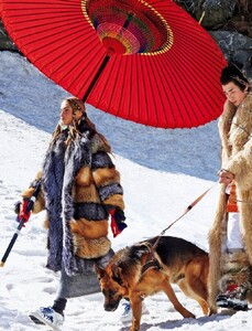 Anna-Selezneva-Vogue-Japan-November-2015-Editorial10.thumb.jpg.8e698be90f66cec0dad03763bc5a19ce.jpg