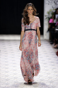 BetseyJohnson2006WomenRTW109.thumb.jpg.14eeb8f66d68387f590d4a13c5994db2.jpg