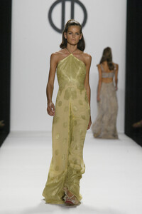 BillBlass2006WomenRTW57.thumb.jpg.79c35c84cf3bff1228cb2d78413016da.jpg