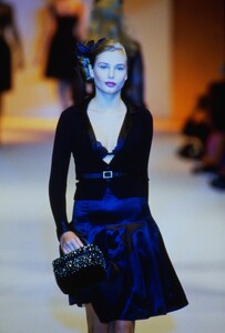 Blumarine1995WomenRTW94.thumb.jpg.c4f488378667e96a144f3cd3ccd9b014.jpg