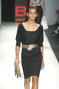 Borbonese2006WomenRTW108.thumb.jpg.eead456de0ea6fd4acf8c0aa3f09311d.jpg