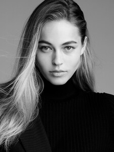 Caroline Kelley - The Lions Management • Rowan Papier 1668443937-98d3885b9f32594e5bf5d237eaa0b43b.jpg