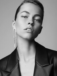 Caroline Kelley - The Lions Management • William Lords 1655239025-adb181015f082863bcf61b5b54fe9ce3.jpg