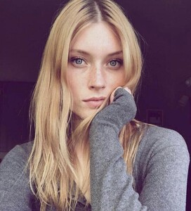 Caroline Lossberg jh8z8lnfa3l51.jpg