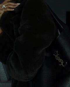 Casually waiting for my friends. @ysl (2).jpg
