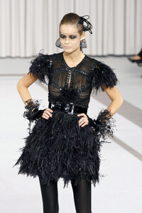 Chanel2007HauteCouture85.thumb.jpg.558bd6b965932b58da4861a04cc2c623.jpg