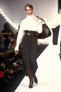 ChristianDior1993WomenRTW107.thumb.jpg.ca368e77e04df741ccac6075a45c6292.jpg