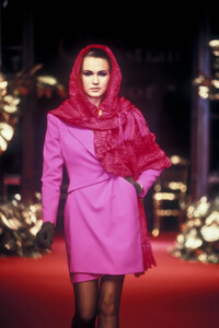 ChristianDior1994HauteCouture20.thumb.jpg.2aecf7696db4716046469c6f81495d47.jpg